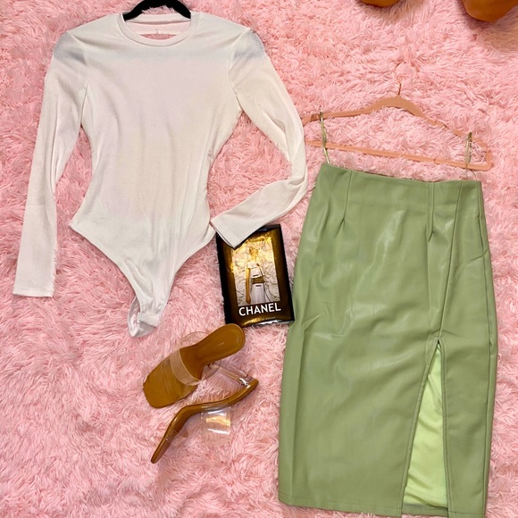 NWT Mint Faux Leather Knee Slit Paige Skirt - Picture 5 of 11